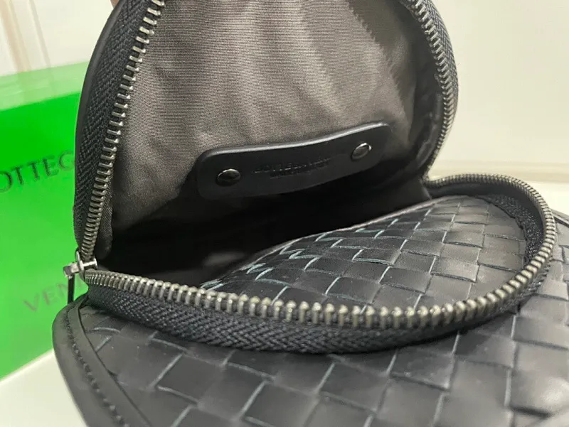 All categories 💚 Top version men’s bags 💚 BV 2024 new BV waist bag